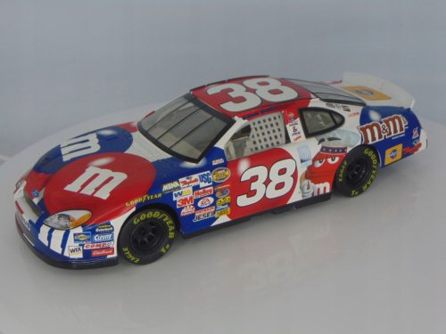  ЕКШЪН 2004 SADLER #38 M&M's FORD NASCAR 1:24